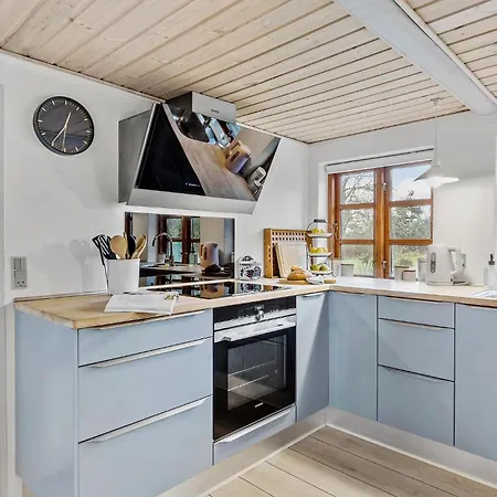 Сasa de vacaciones 2 Bedroom Beautiful In *