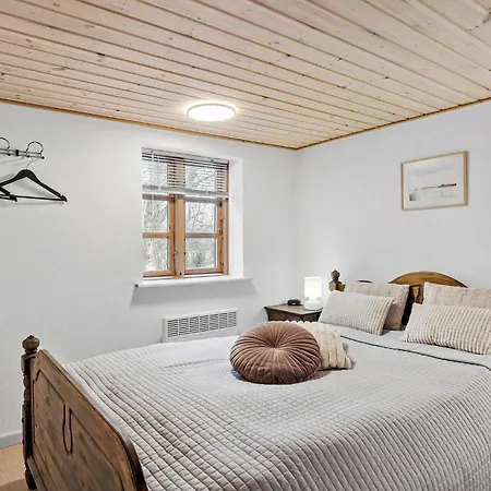 2 Bedroom Beautiful In Bogense