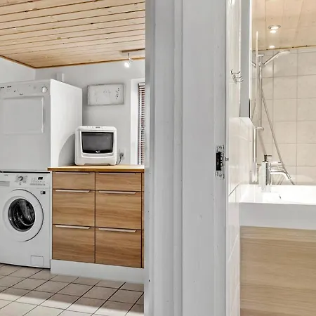 Сasa de vacaciones 2 Bedroom Beautiful In Bogense