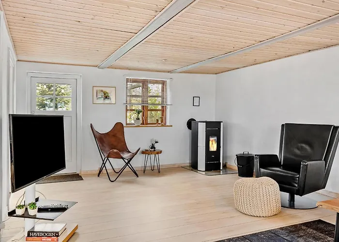 2 Bedroom Beautiful In *